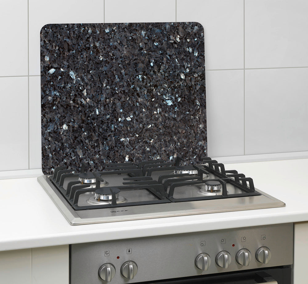 Detalj av Multiplate glass blå marmor stænkbeskyttelse og skjærefjøl
