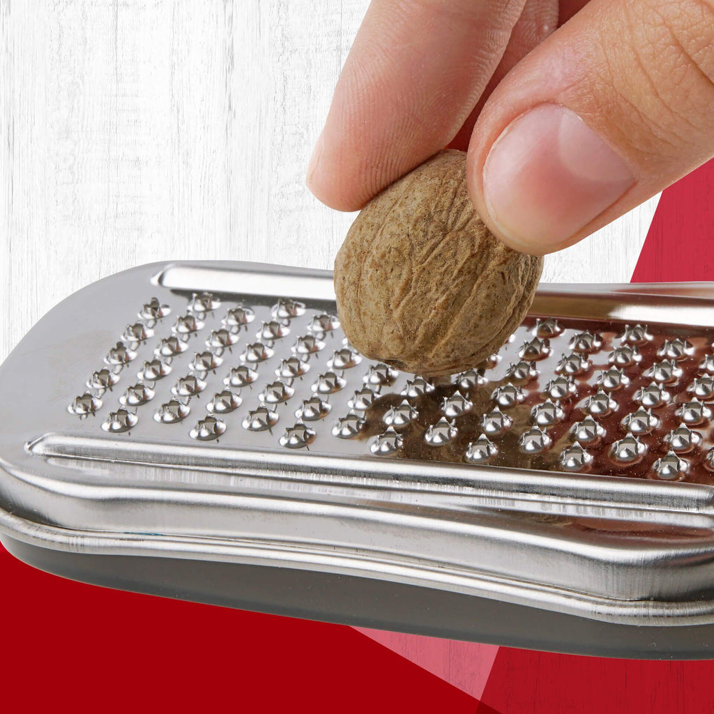 Detalj av rivflate på Muskatrivjern med lokk rustfritt stål 9x5 cm