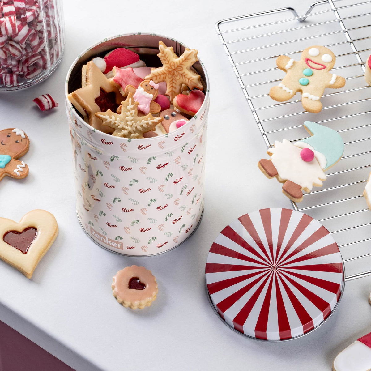 Oppbevaringsboks blikk Ø11 cm The Christmas Candy Shop - Zenker sett fra baksiden