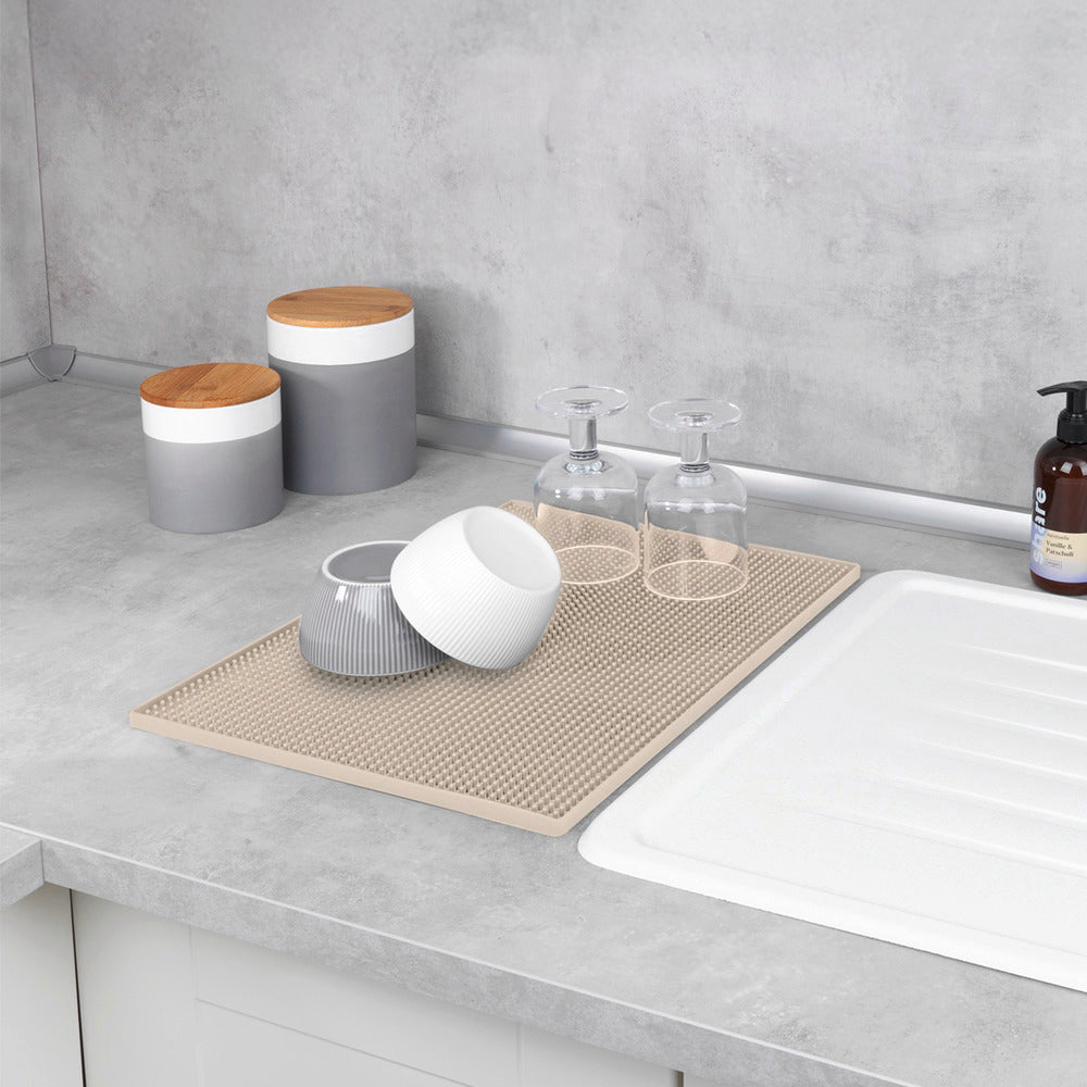 Oppvaskmatte Maxi beige plast 40x30 cm bakside