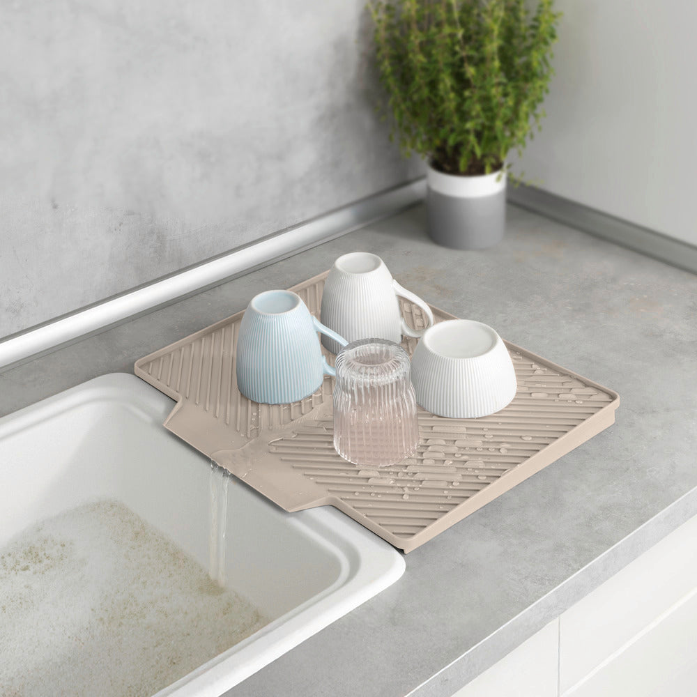 Oppvaskmatte Nelia beige plast bakside