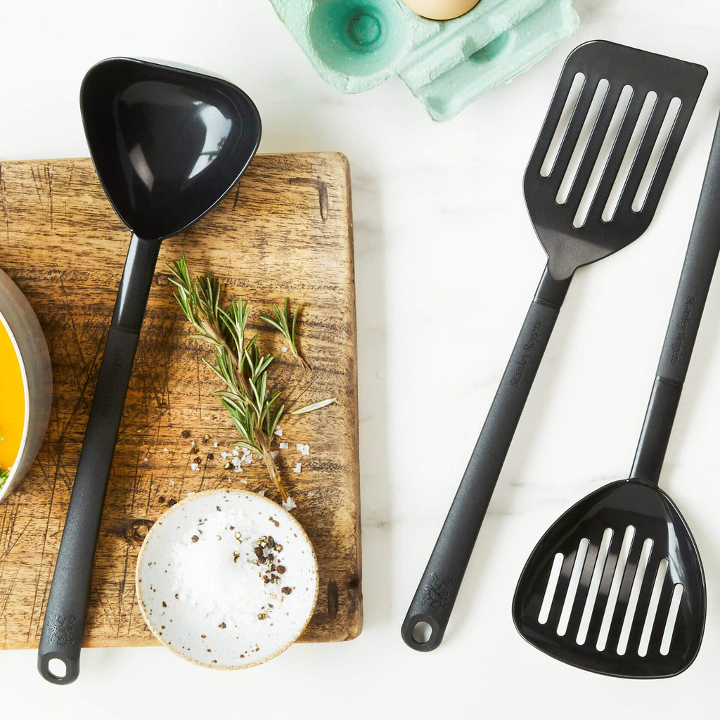 Detalj av Øse 33 cm non-stick-vennlig svart - Stanley Rogers