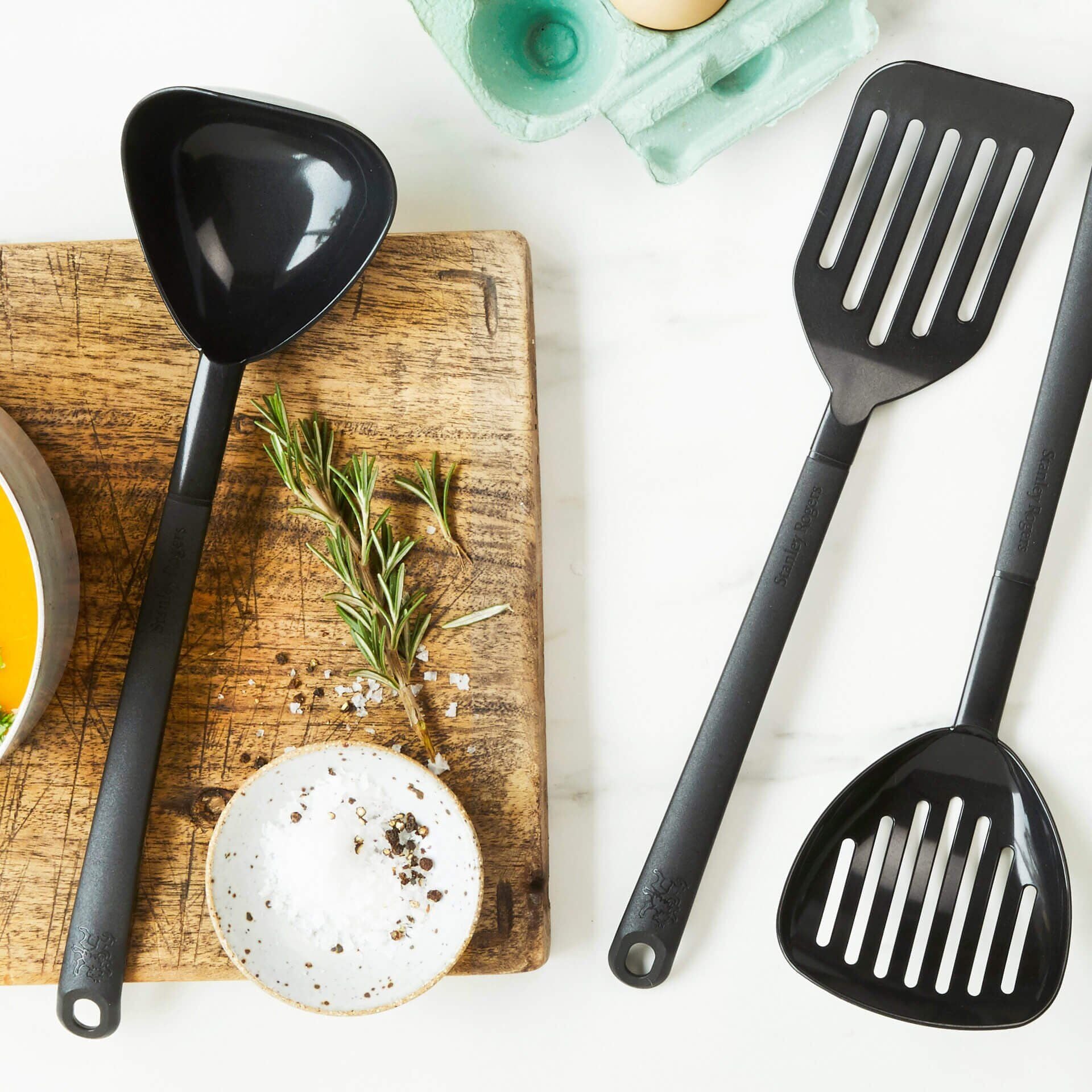 Detalj av Øse 33 cm non-stick-vennlig svart - Stanley Rogers