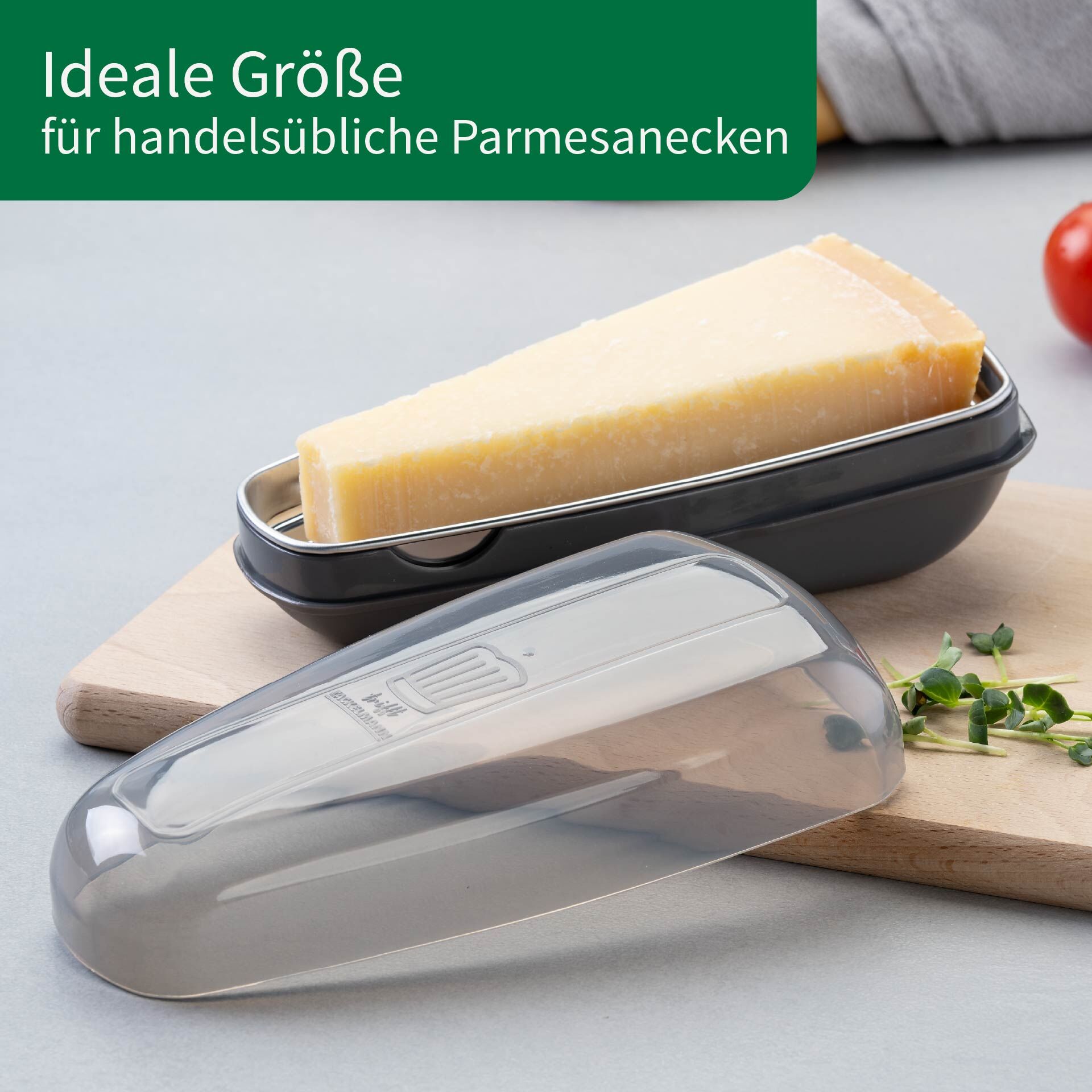 Oppbevaring av parmesan i beholderen til Parmesanrivjern med beholder 3-delt