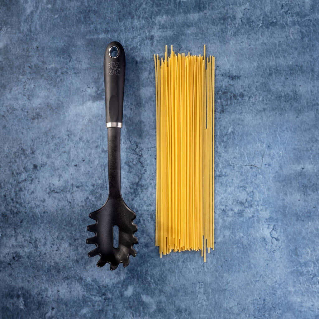 Pastaskje Pride 30 cm non-stick nylon - Stanley Rogers nærbilde av tenner