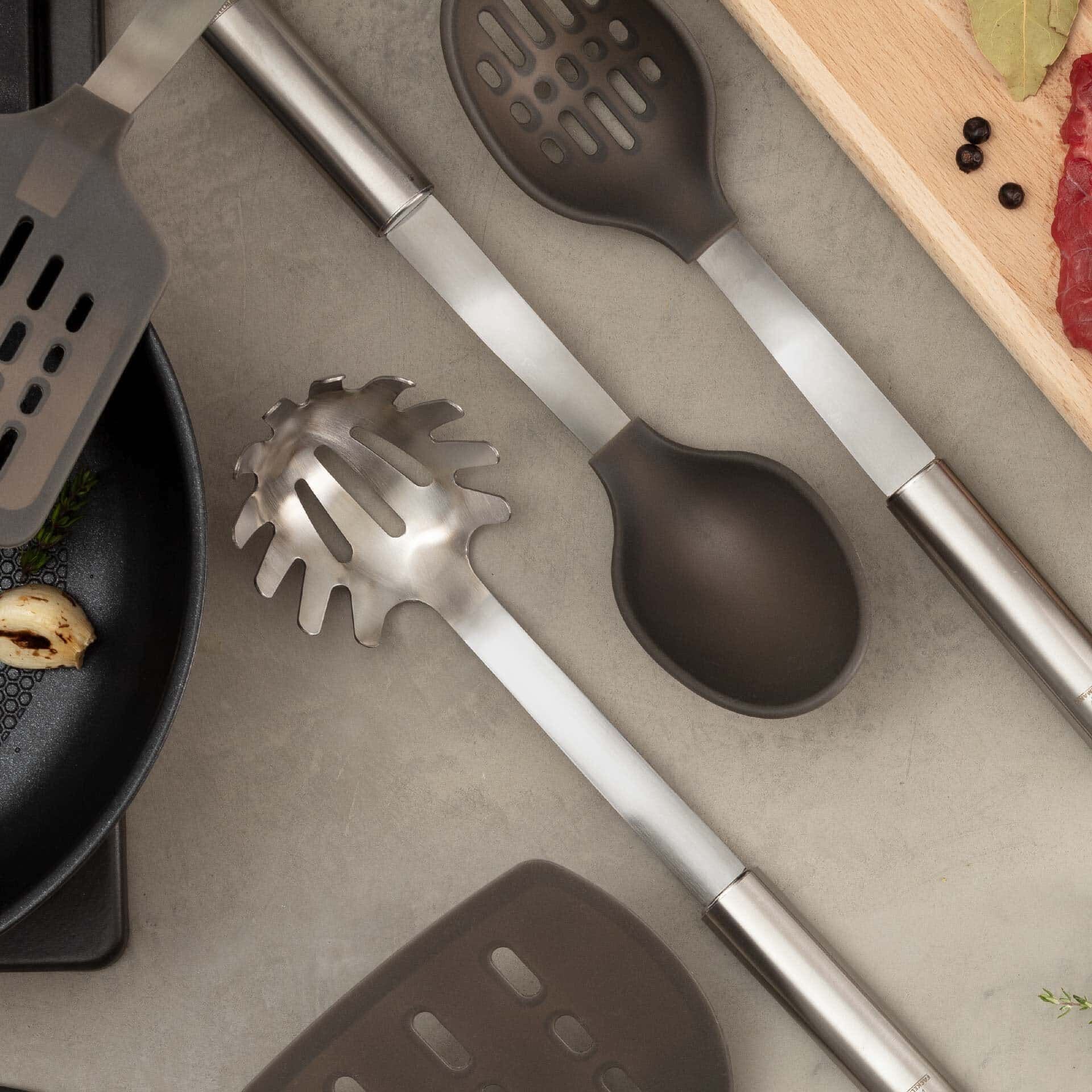 Pastaskje rustfritt stål 31 cm München bakside
