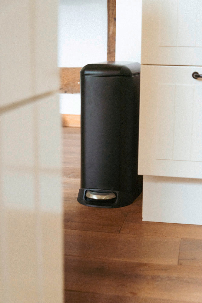 Pedalspann 12 L rustfritt stål svart med uttakbar innsats - Wenko med fokus på material