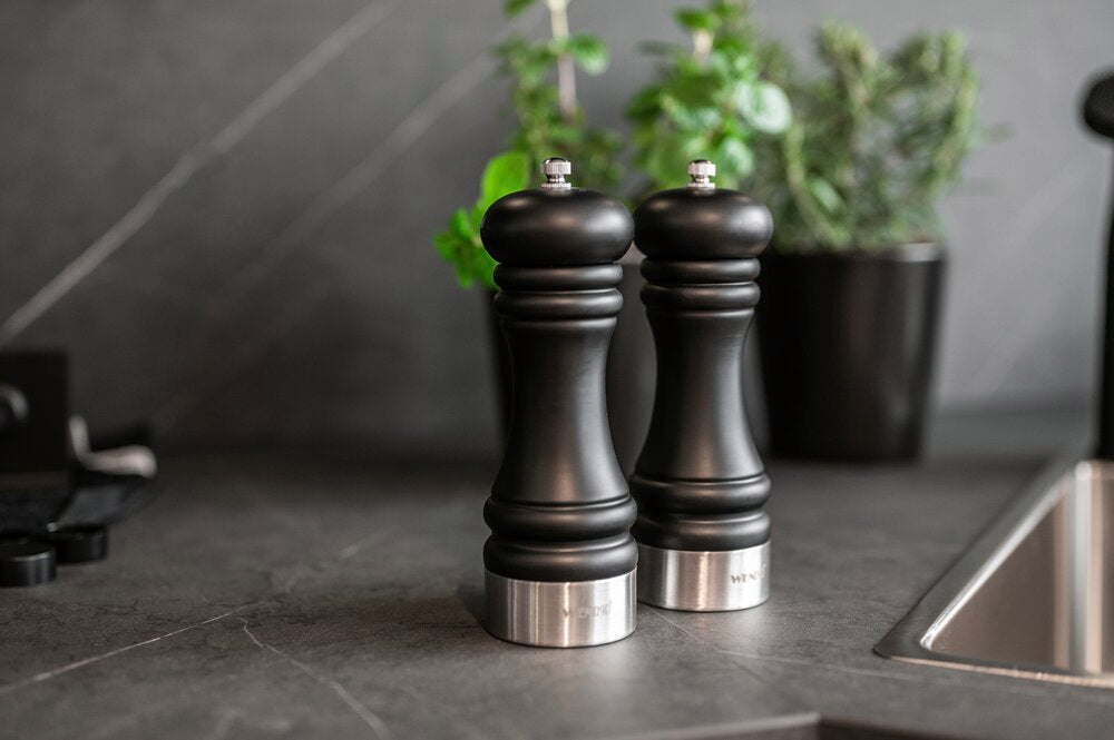 Pepperkvern Sali med keramisk verk svart tre bakside