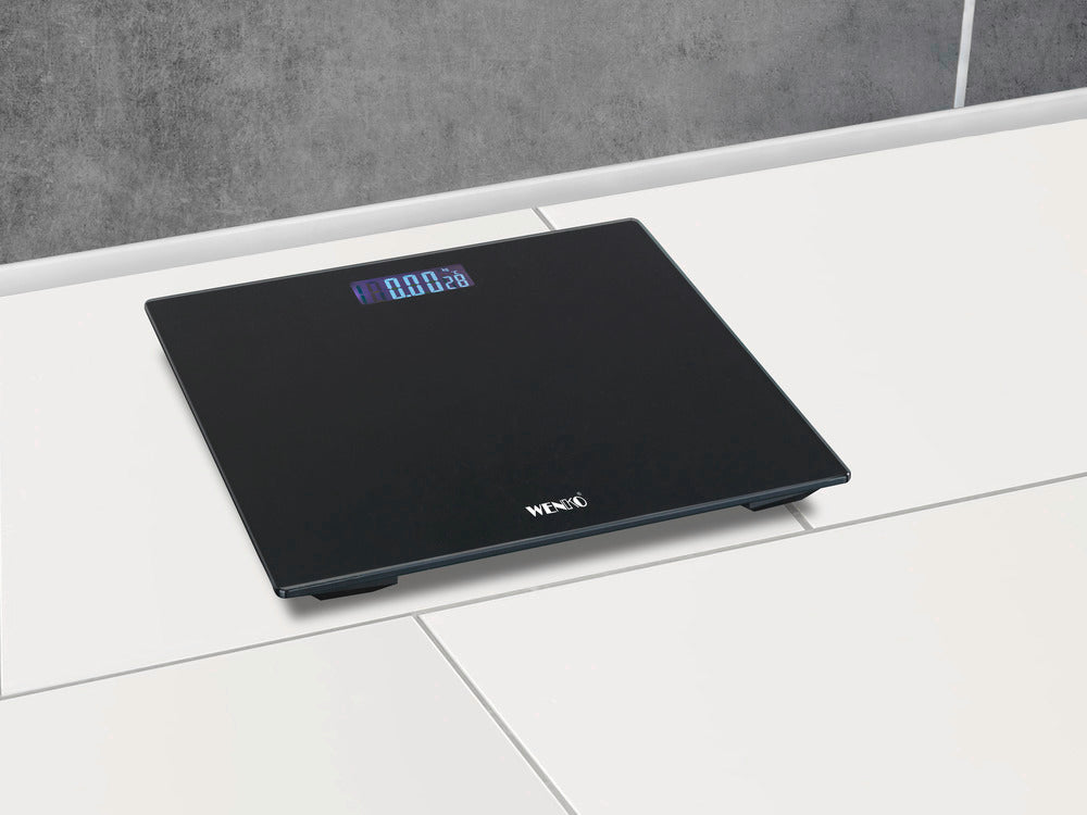 Personvekt digital svart med LCD-display glass 150 kg i bruk