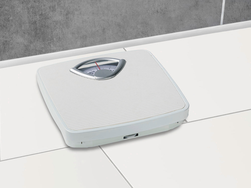 Personvekt mekanisk analog metall opptil 130 kg - WENKO i baderomsmiljø