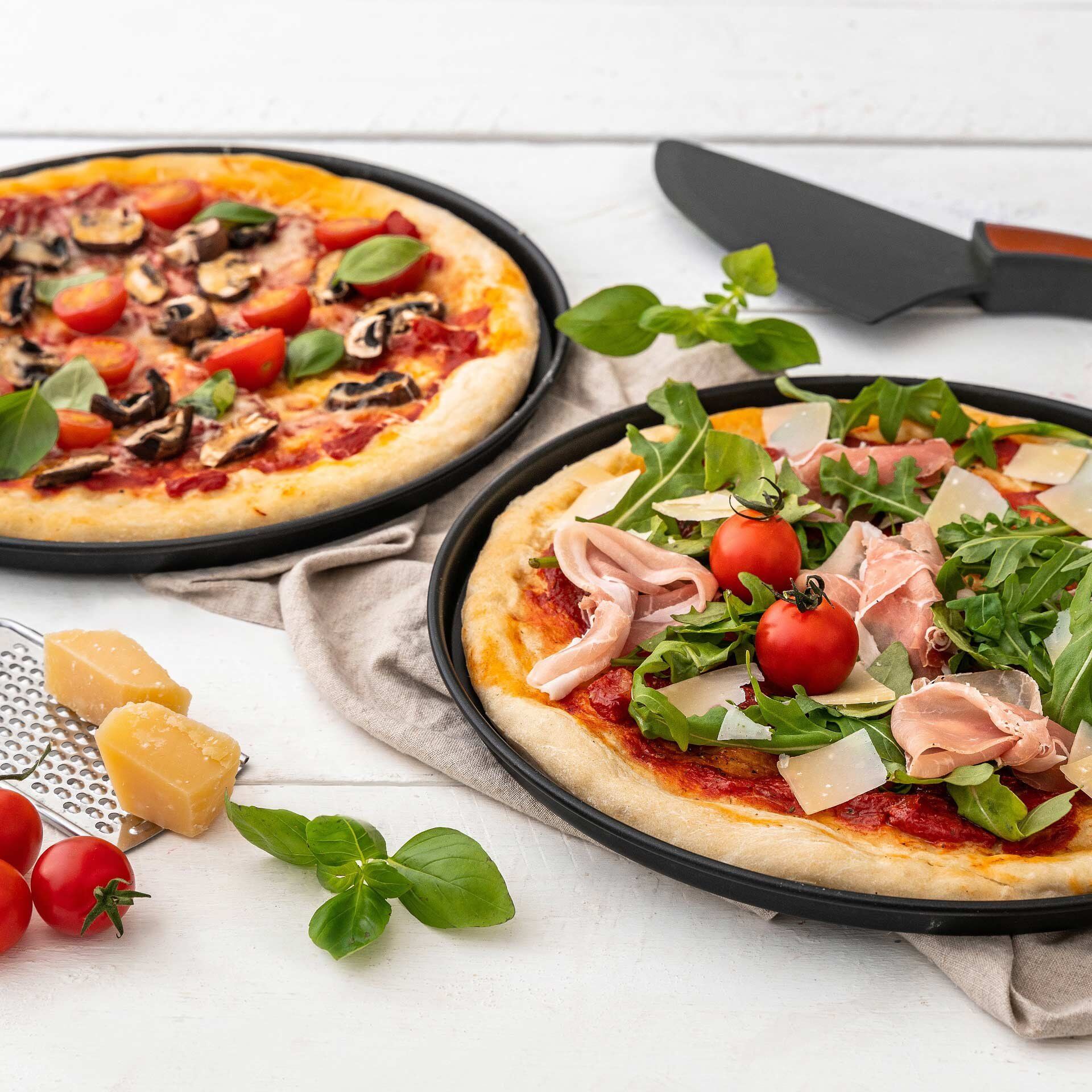 Pizza-sett 3-delt med 2 pizzaplater Ø29 cm bakside