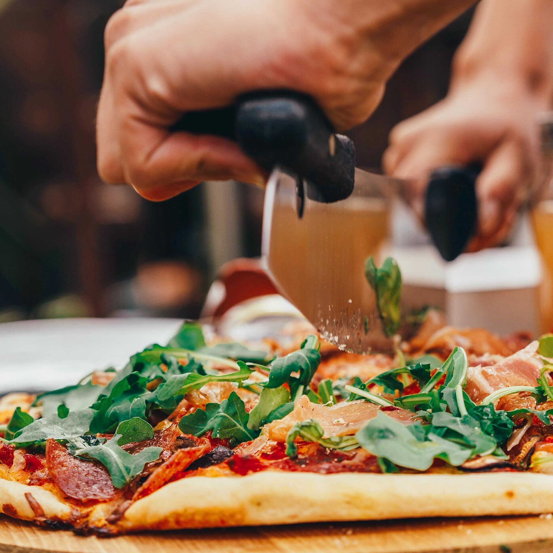Detalj av klingen på Pizzakniv 41 cm rustfritt stål - FMprofessional
