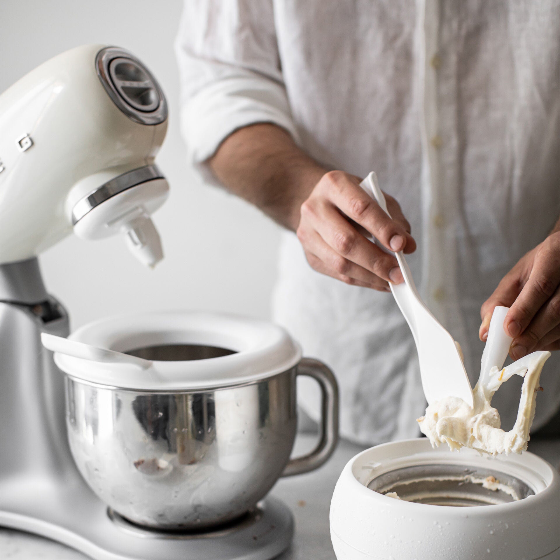 Rørebolle rustfritt stål 4,8 L med håndtak - SMEG nærbilde av håndtak