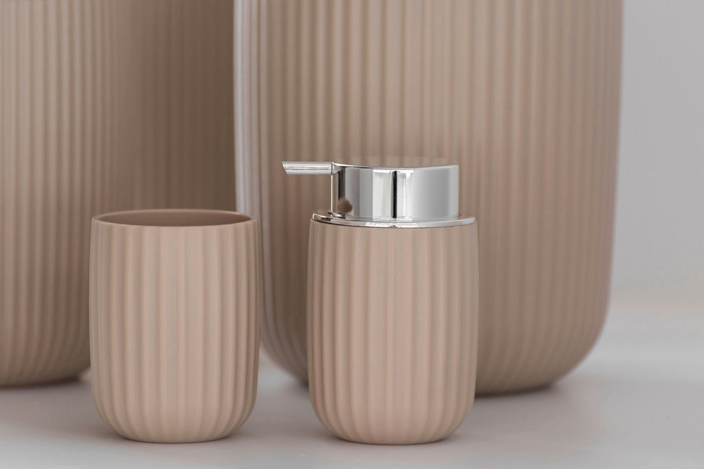 Montert Såpedispenser Agropoli beige plast 250 ml på bad