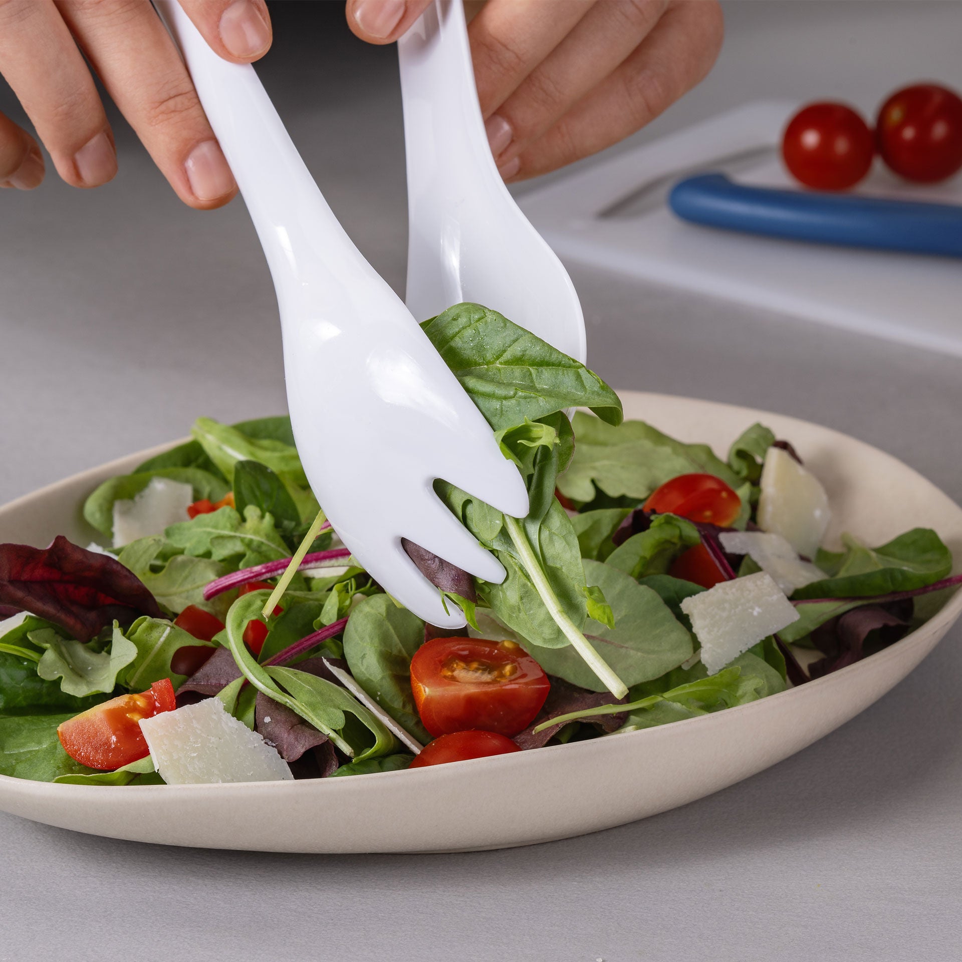 Salatbestikk hvit 2-delt Essential nærbilde