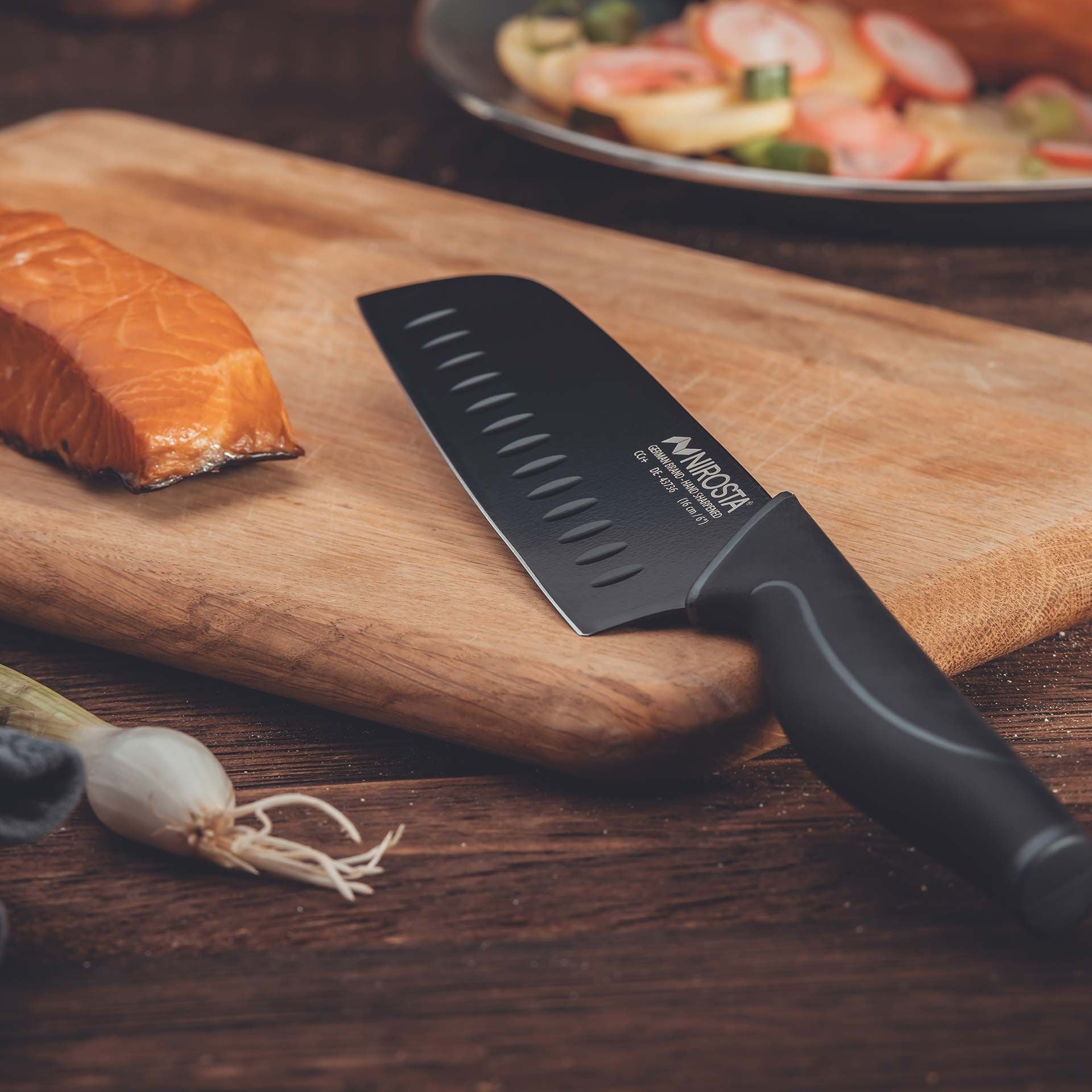 Santokukniv Wave 16 cm rustfritt stål - Nirosta soft-touch grep nærbilde