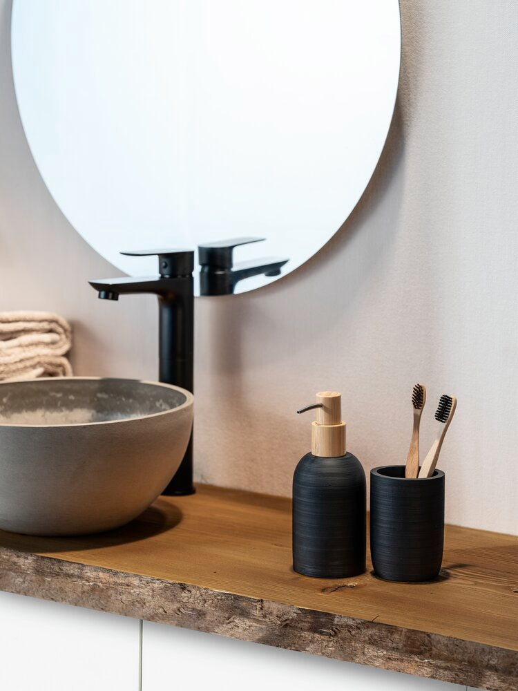 Bakside av Såpedispenser Altavalle svart polyresin og bambus