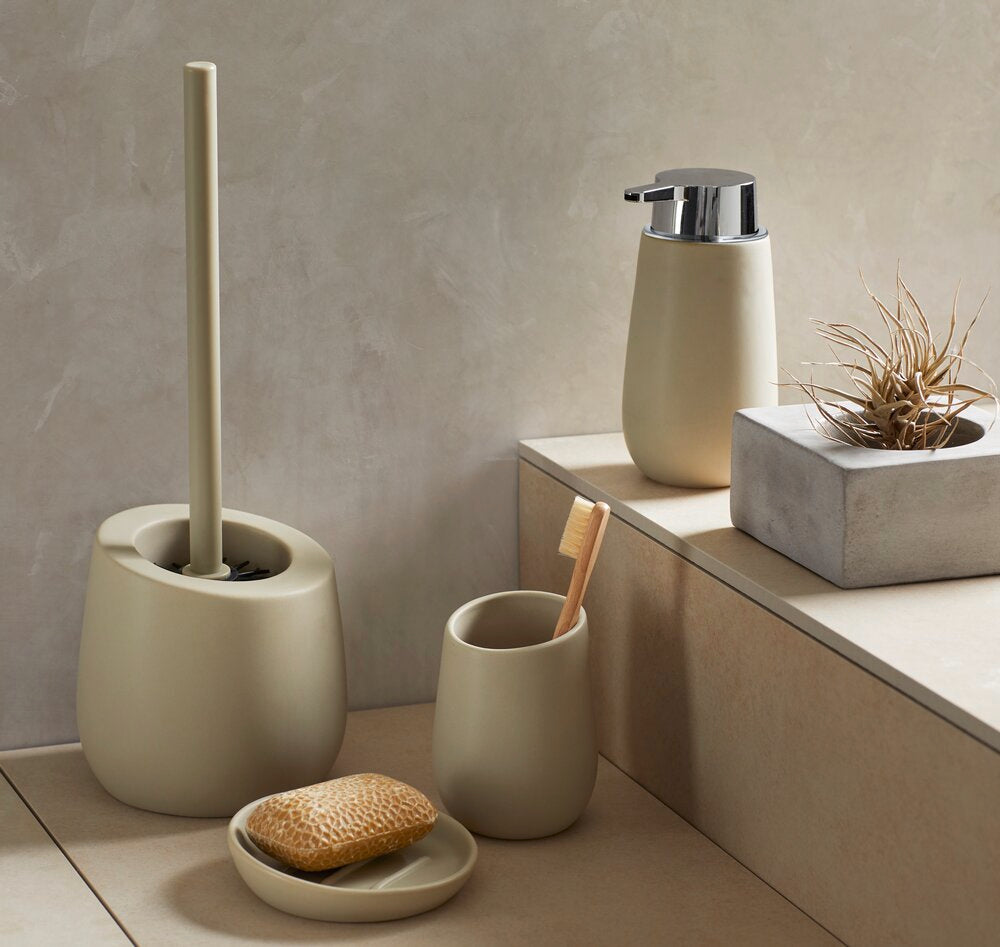 Såpedispenser Badi keramikk beige 320 ml i naturlig belysning