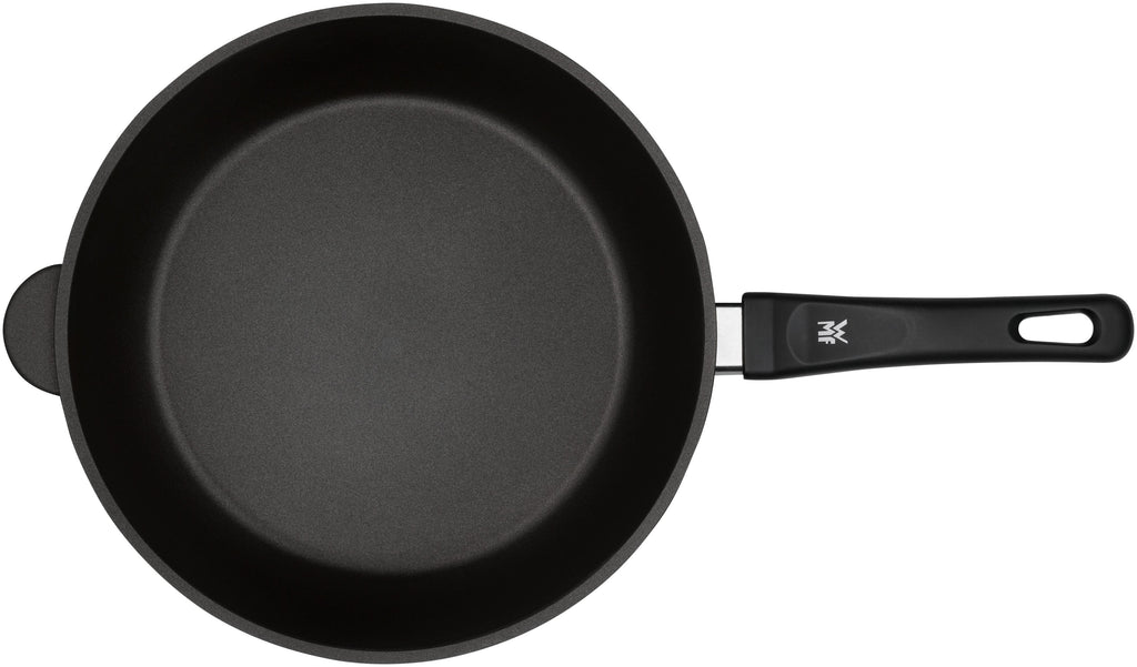 Nærbilde av non-stick belegg på Sauteringspanne 28 cm non-stick aluminiumsstøp 3,4 L