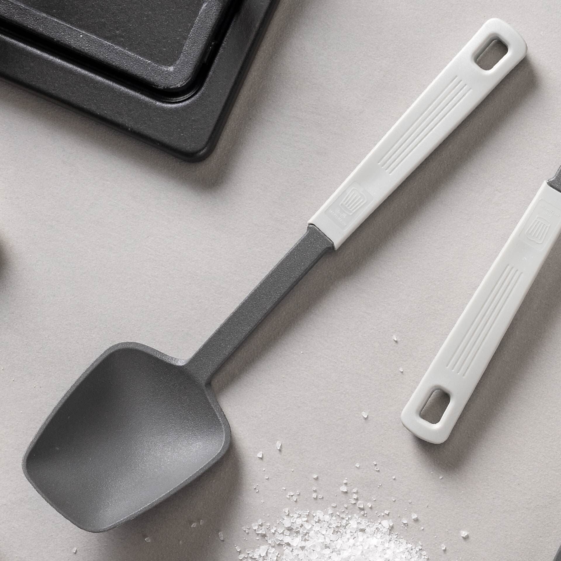 Detaljbilde av Serveringsskje plast 30 cm non-stick-vennlig - Chefkoch trifft Fackelmann