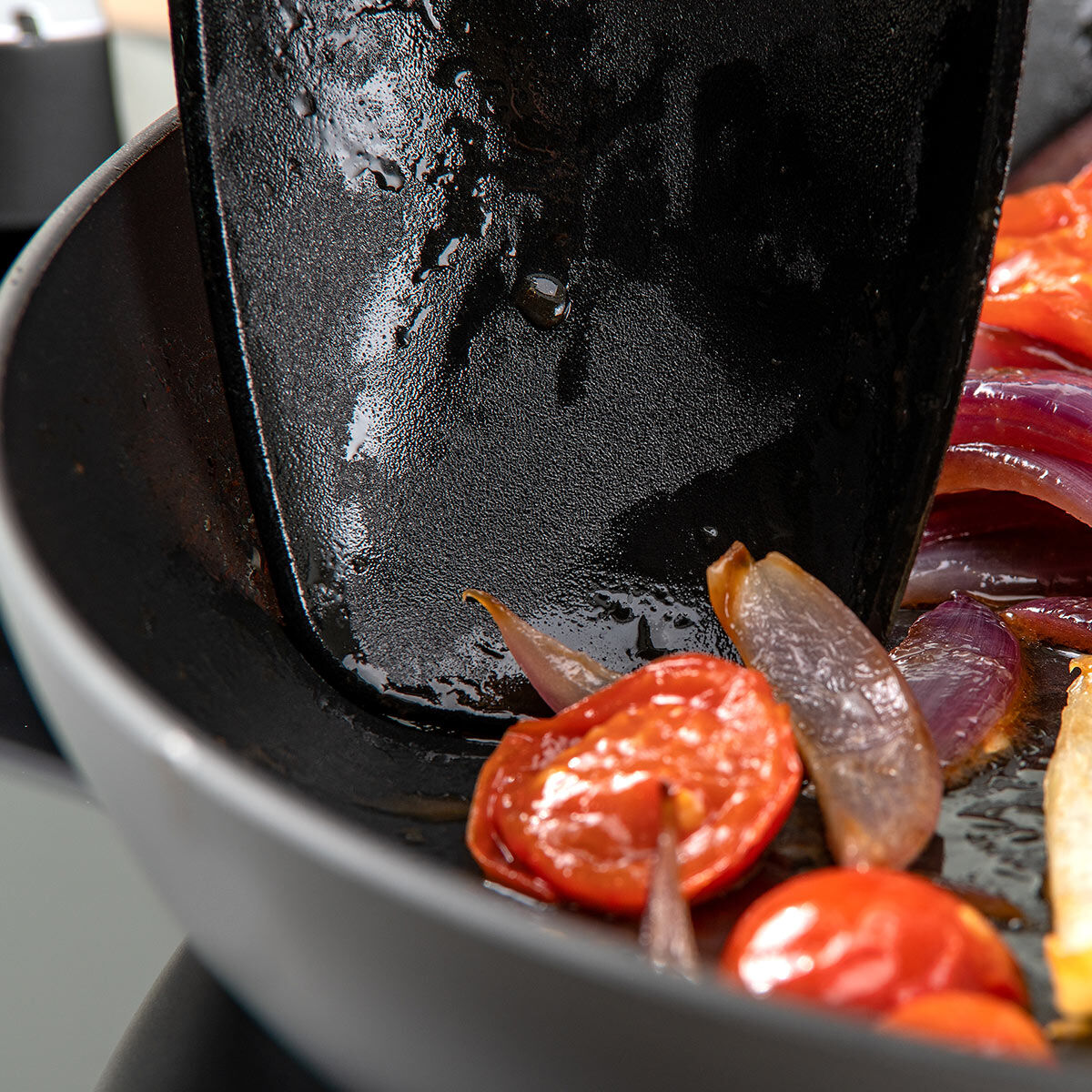 Serveringsskje plast non-stick-vennlig med opphengshull - Fackelmann montert i kjøkken