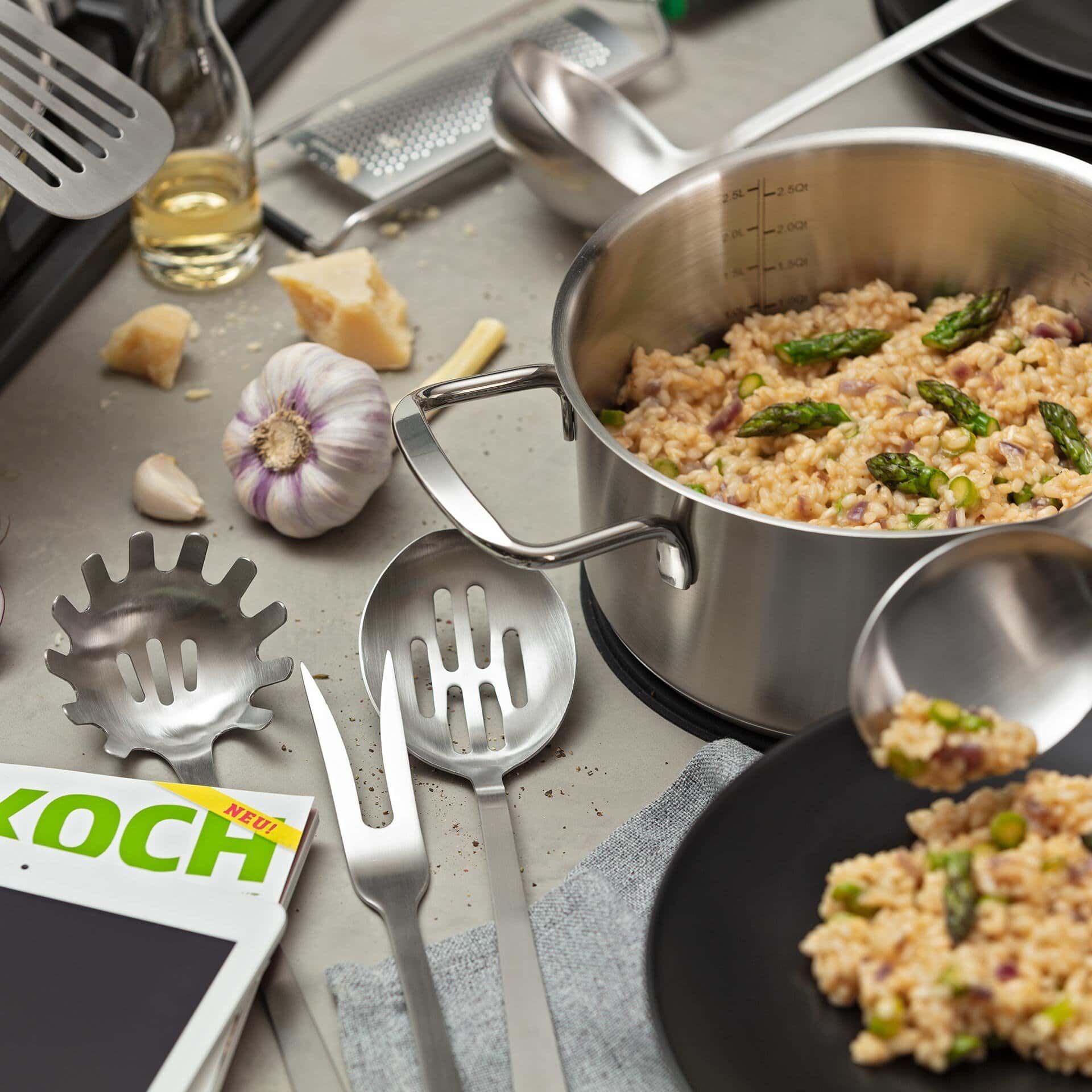 Detalj av Serveringsskje rustfritt stål 32 cm Chefkoch trifft Fackelmann