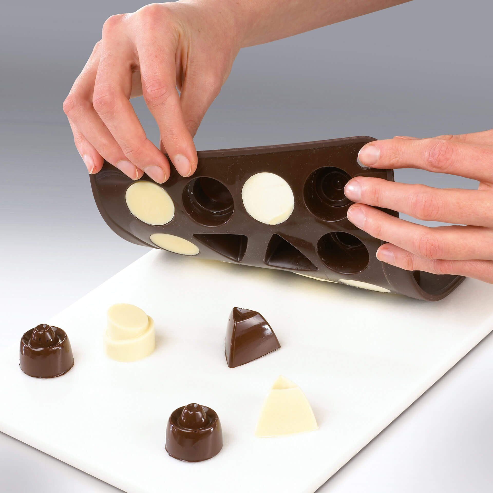 Silikonform for sjokolade og konfekt Classic Confiserie bakside