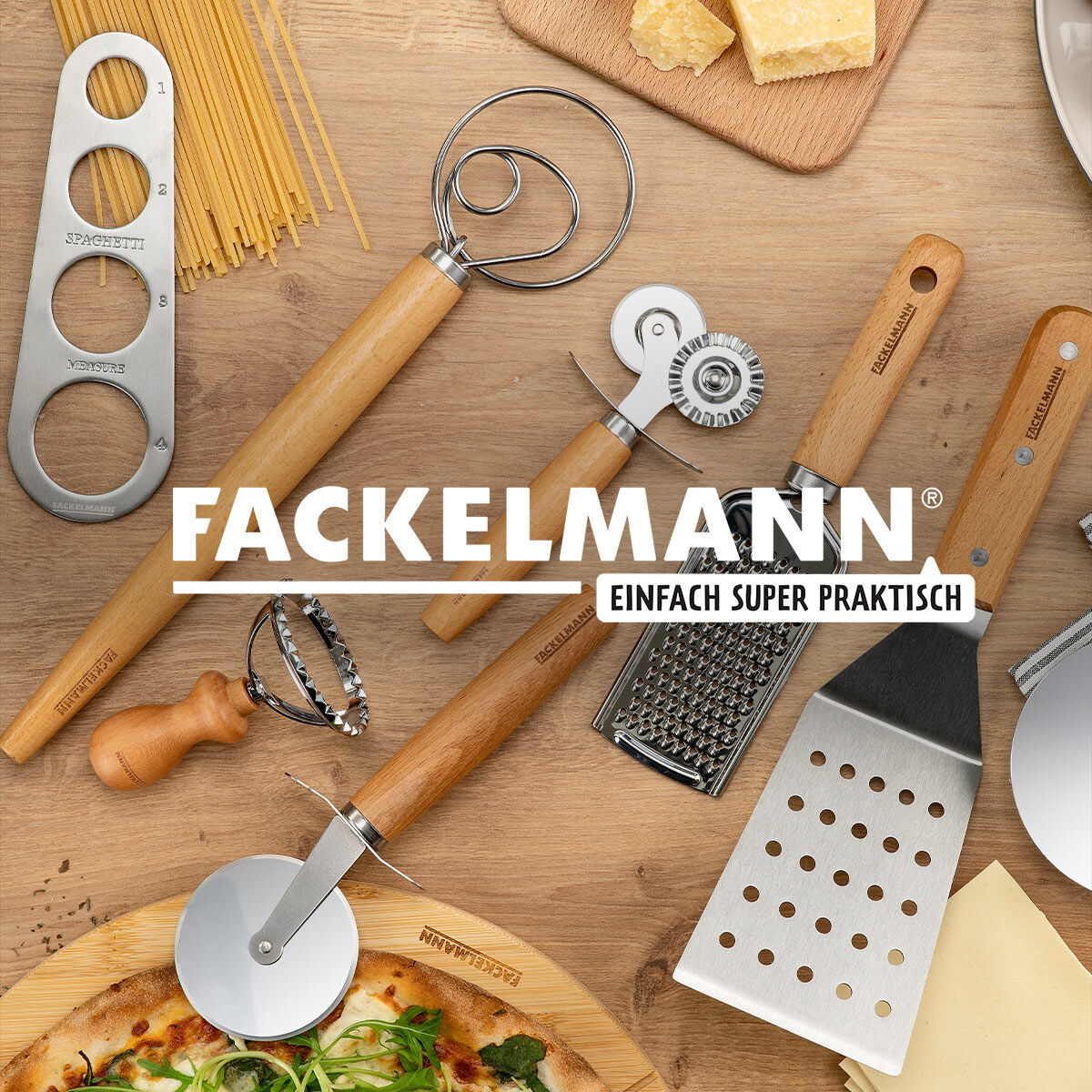 Hånd som renser Skjærefjøl bambus Ø32 cm med pizzainndeling - Fackelmann