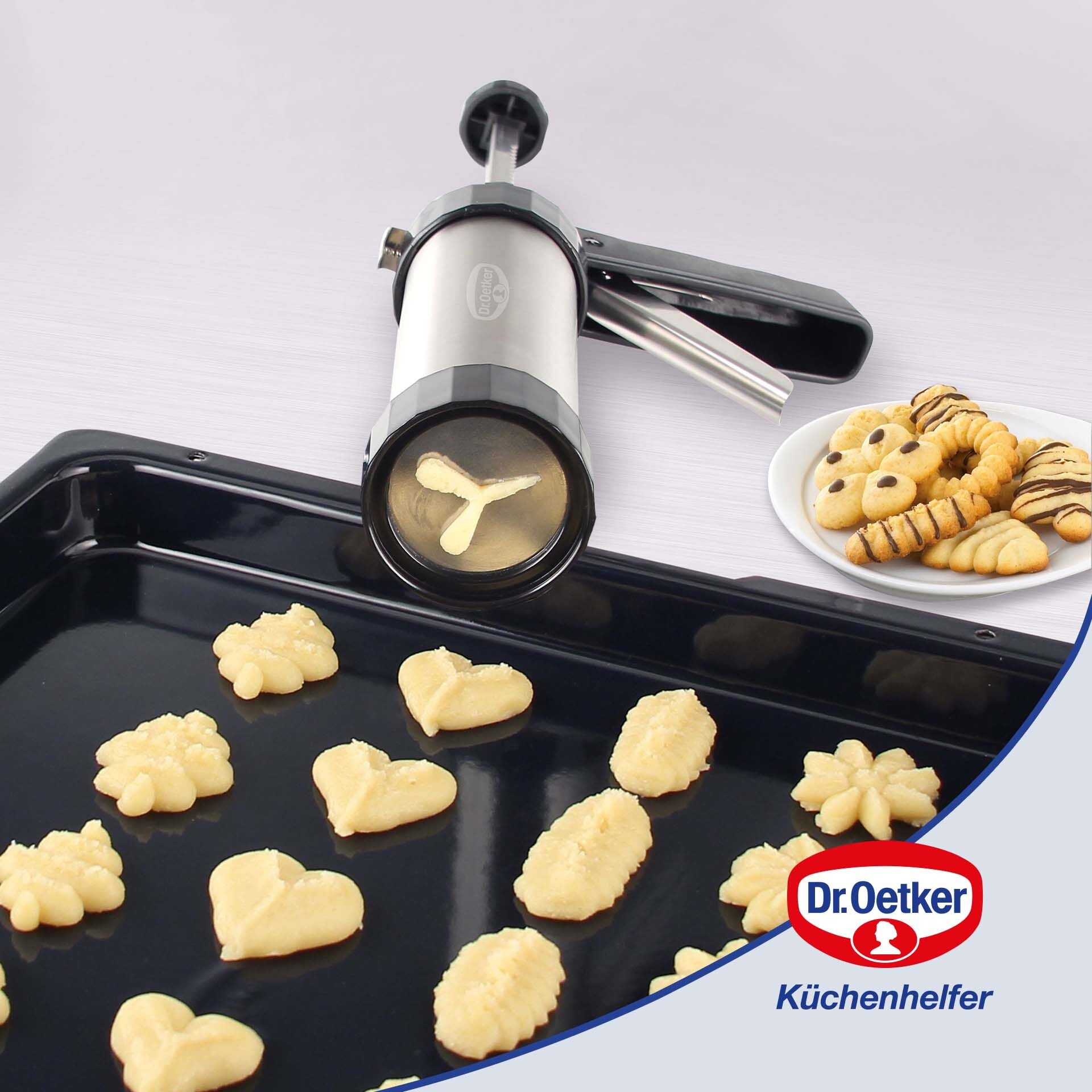 Småkakepresse med 12 formskiver 13-delt sett - Dr. Oetker montert