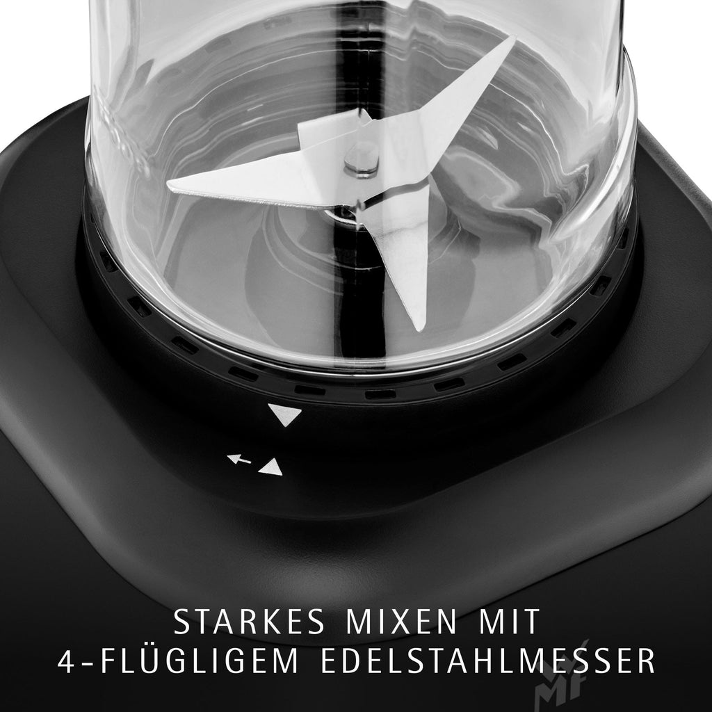 Smoothieblender Mix & Go 0,6 L 300W deep black - WMF i bruk på kjøkkenbenk