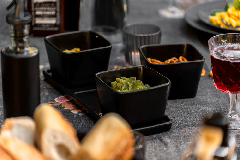 Montert snack- og dipskåler sett svart matt med brett Wenko