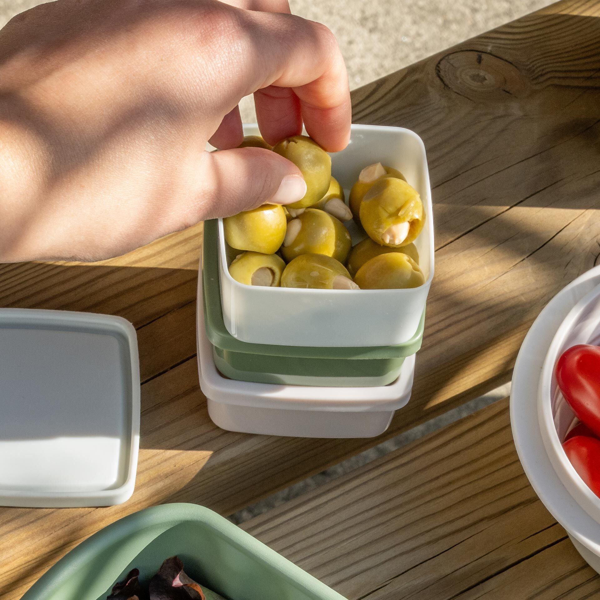 Snackboks firkantet 7x7 cm plast 3-delt sett bakside