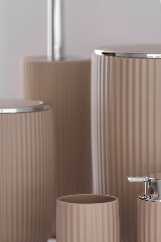 Søppelbøtte med vipplokk Agropoli beige 5,5 L - WENKO med åpen vipplokk