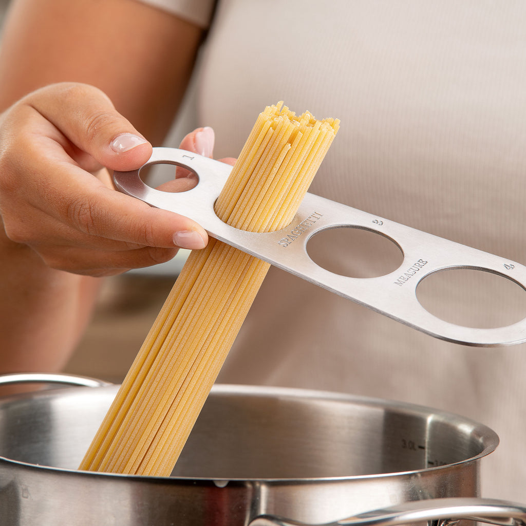 Spaghettimål rustfritt stål med porsjonsmåler montert på kjøkken