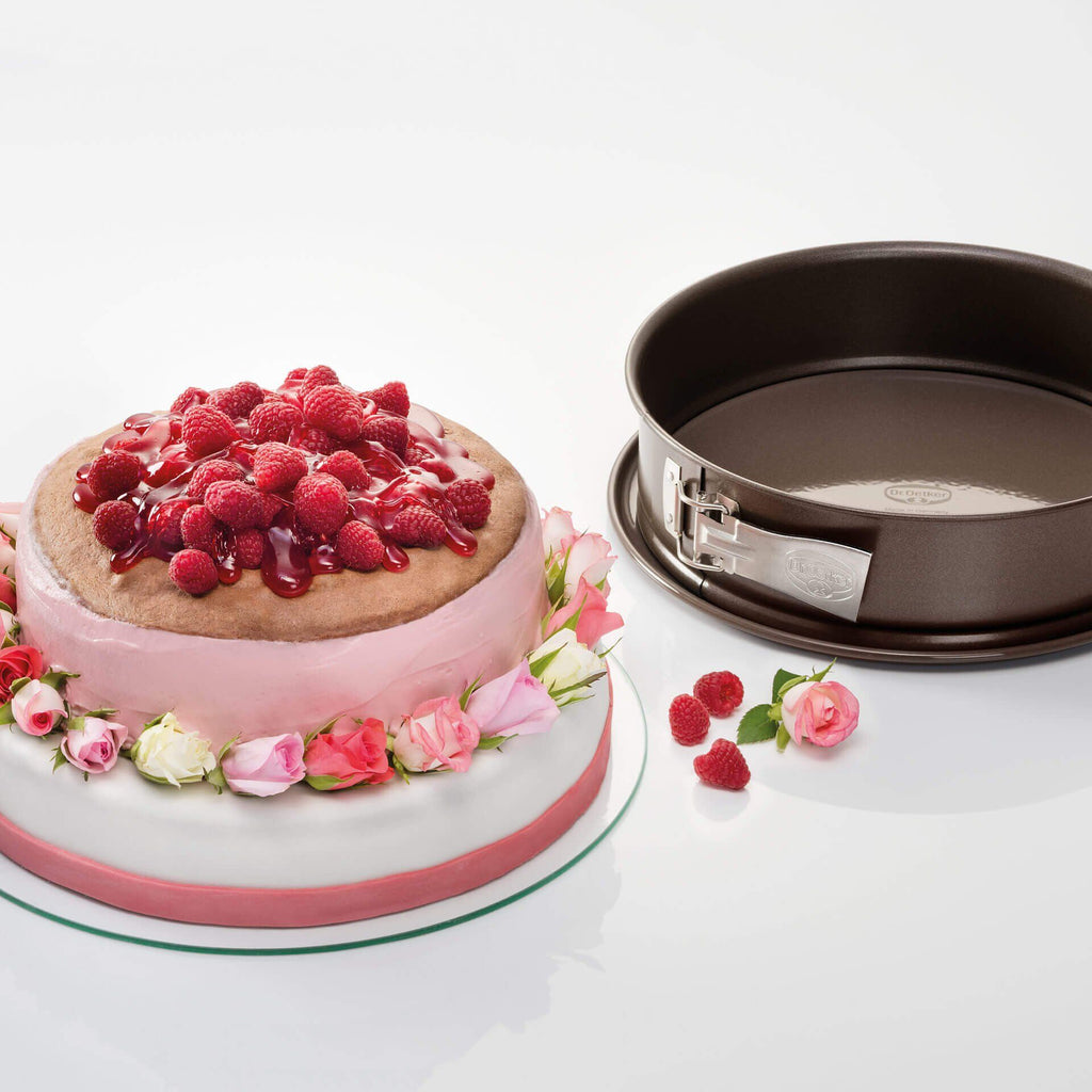 Bakside av Springform Ø30 cm med emalje serveringsbunn non-stick fra Dr. Oetker