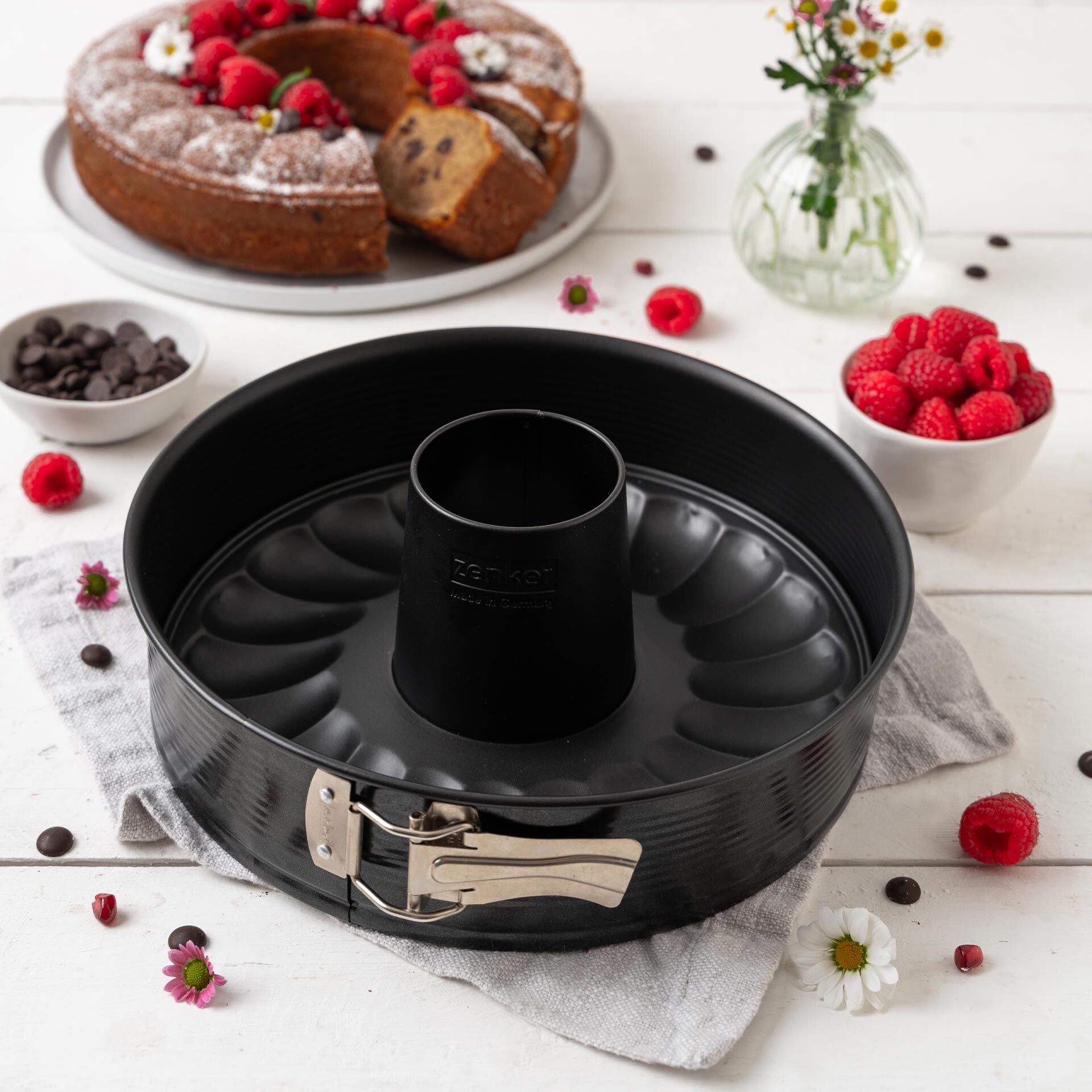 Springform med flat- og rørbunn non-stick Ø26 cm - Zenker bakside