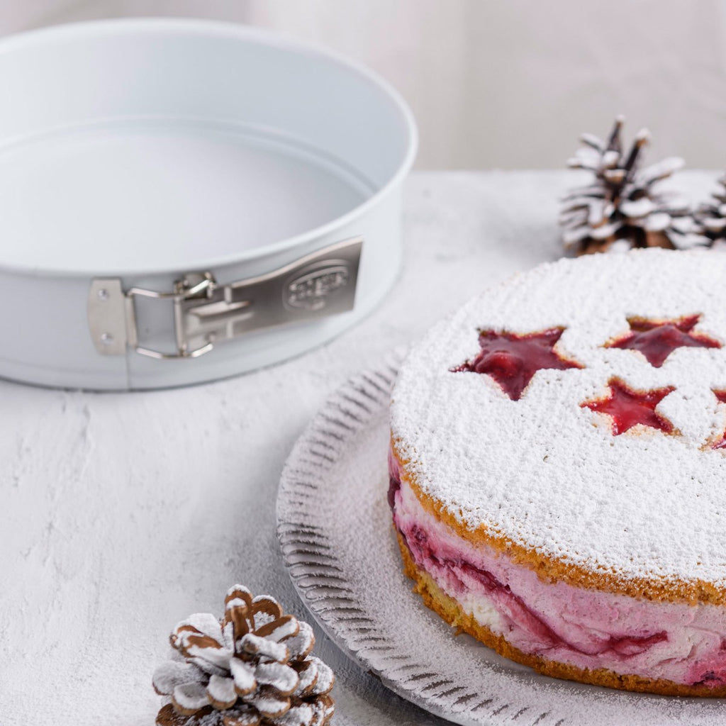 Springform hvit/grå Ø26 cm til julebakst - Dr. Oetker sett ovenfra med hvit bunn
