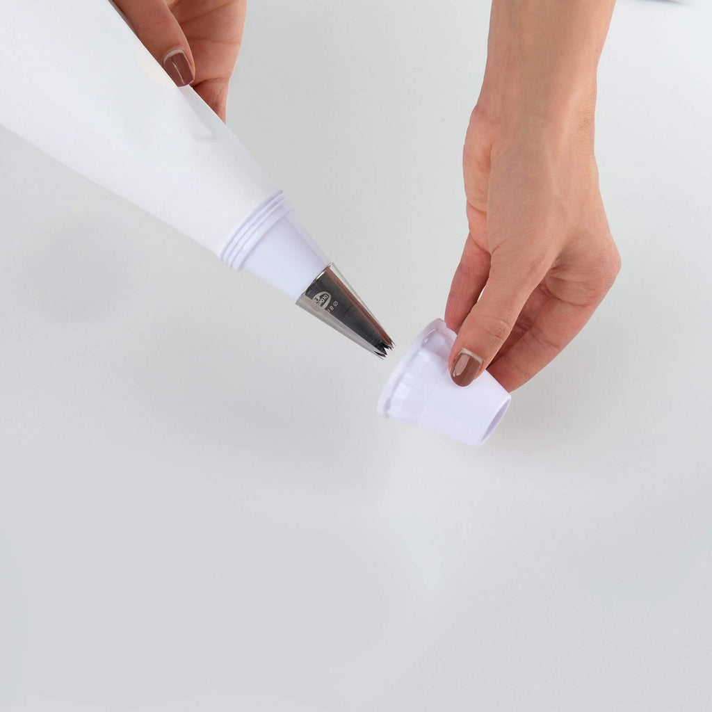 Detaljbilde av adapter i Sprøytepose sett 4-delt med 2 tyller og adapter