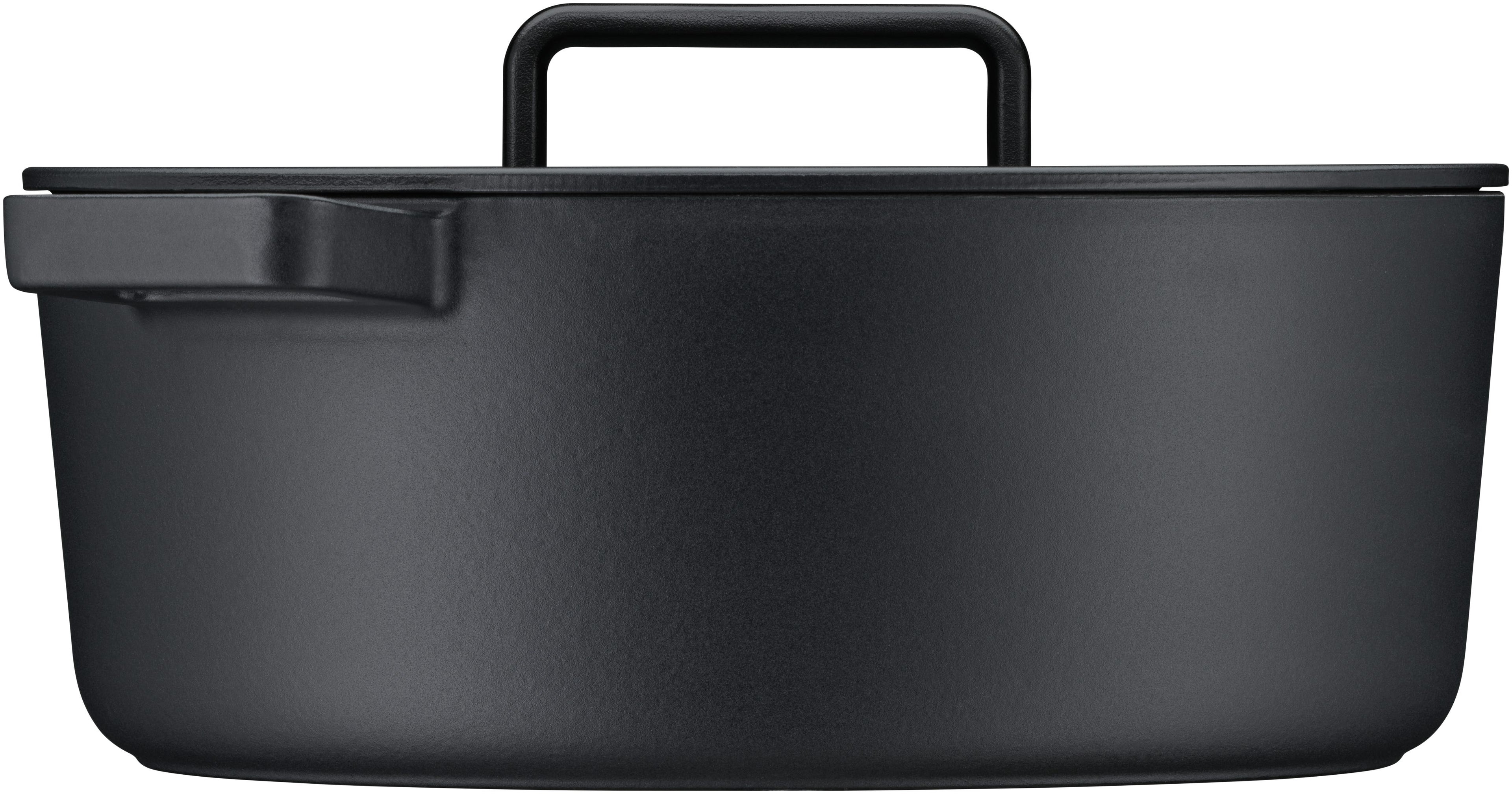 Stekegryte oval støpejern 33 x 26 cm 8,6 L med lokk - WMF på bord