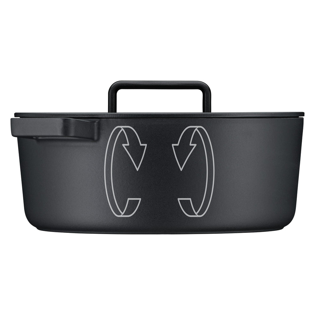 Stekegryte oval støpejern 33 x 26 cm 8,6 L med lokk - WMF med matlaging på komfyr