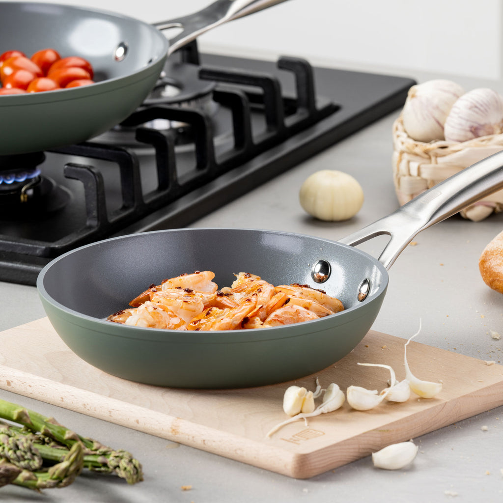Stekepanne Ø20 cm keramisk non-stick resirkulert aluminium bakside