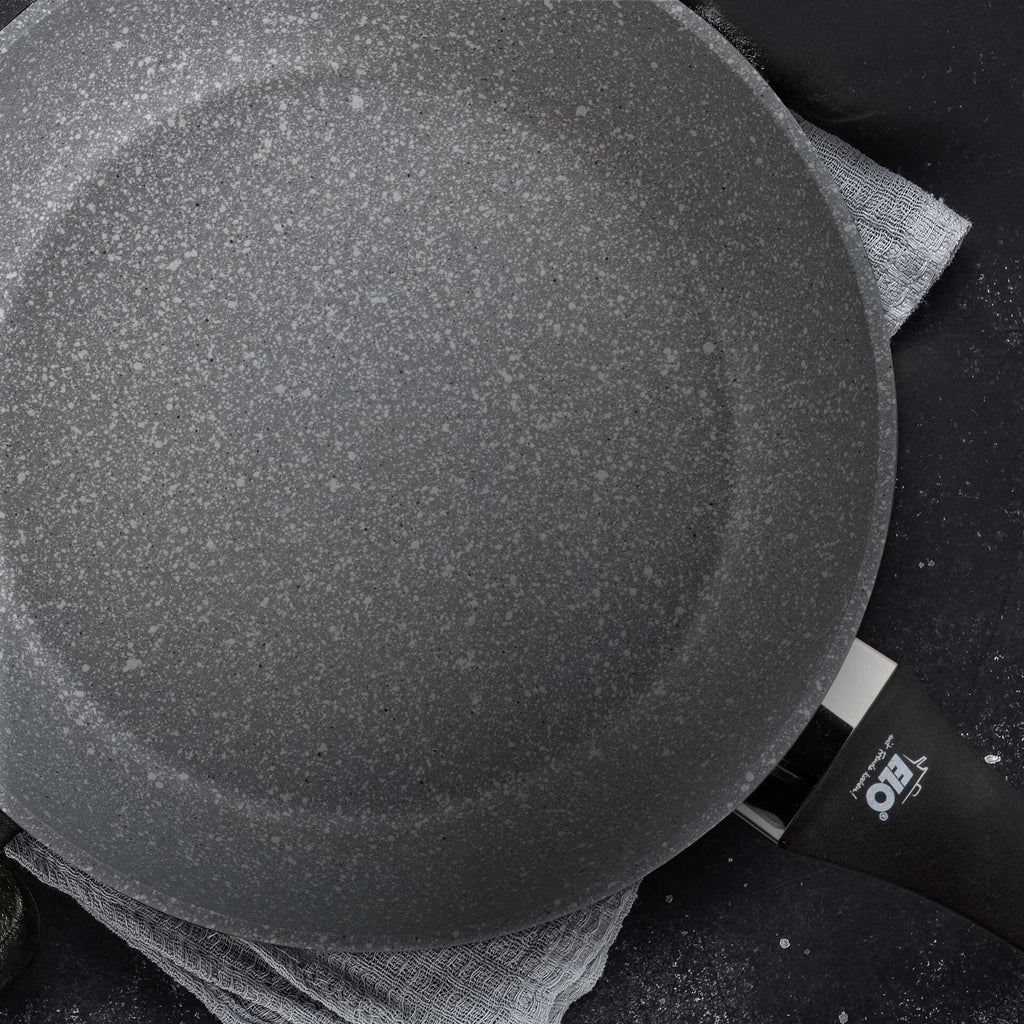 Stekepanne Basalt Ø24 cm non-stick med pannebeskytter - ELO bakside