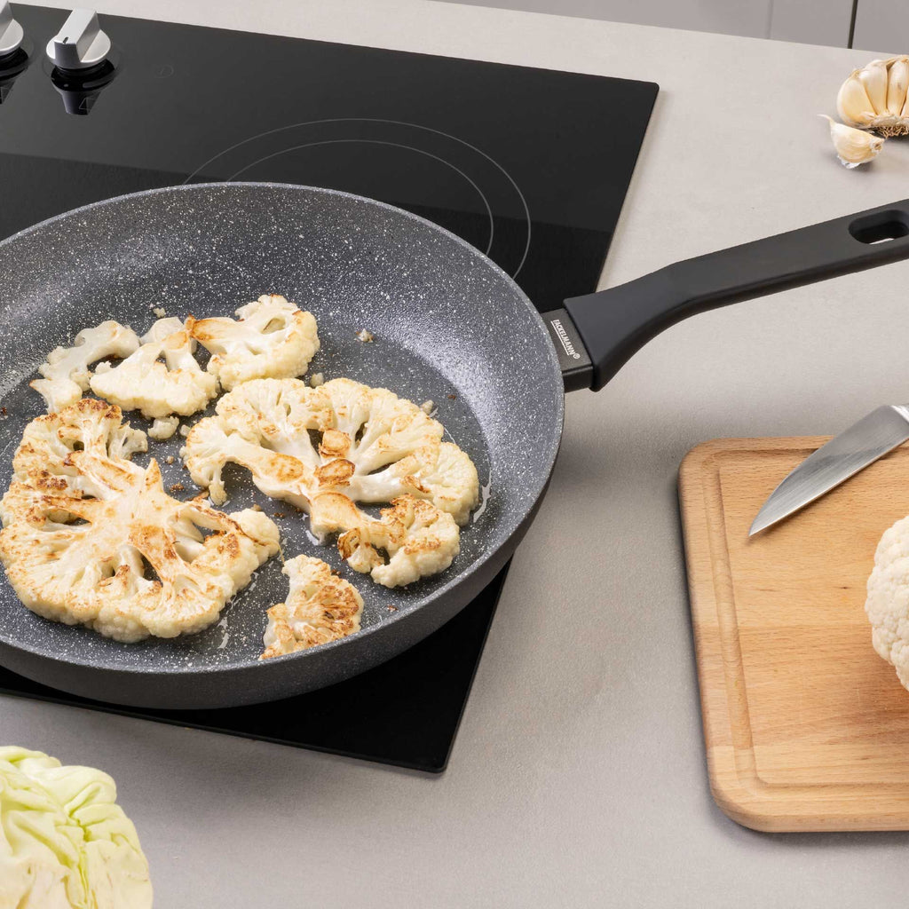 Stekepanne Cosmo keramikk non-stick Ø32 cm bakside