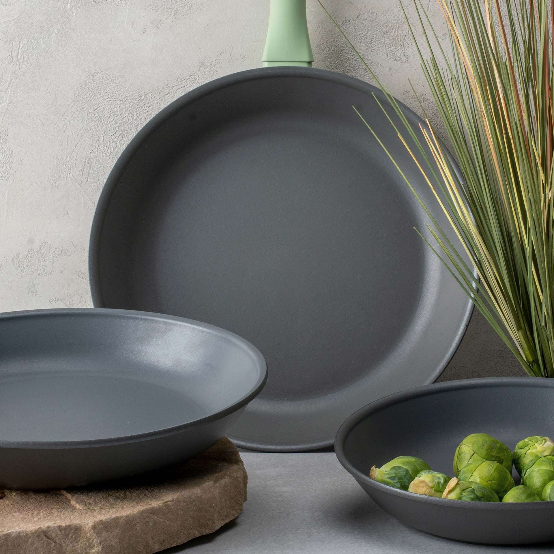 Stekepanne Ecolution Ø28 cm resirkulert aluminium non-stick bakside
