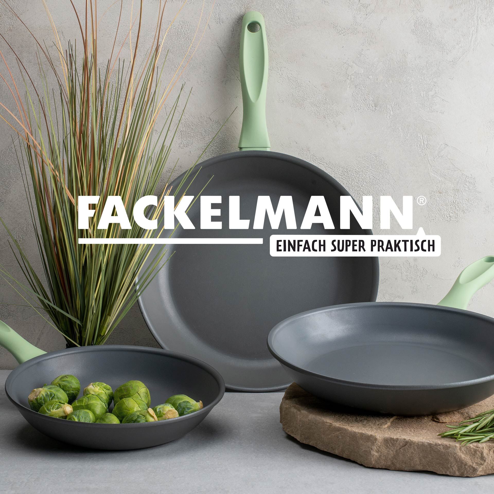 Stekepanne Ecolution Ø28 cm resirkulert aluminium non-stick i bruk på induksjonstopp