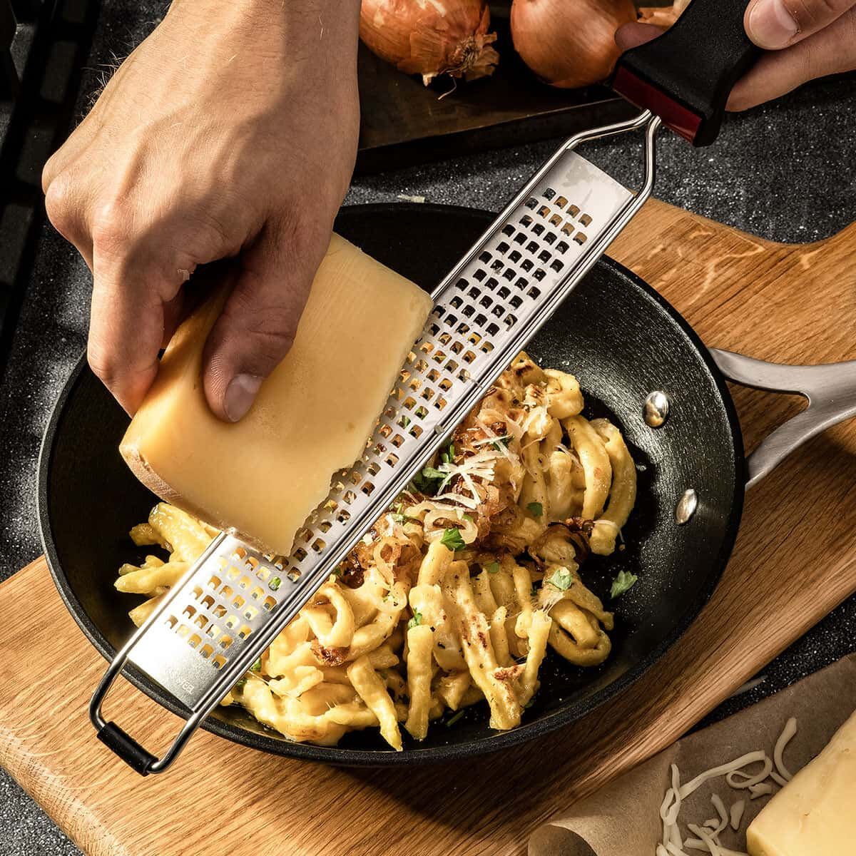 Stekepanne Force støpejern Ø24 cm non-stick FMprofessional med mat