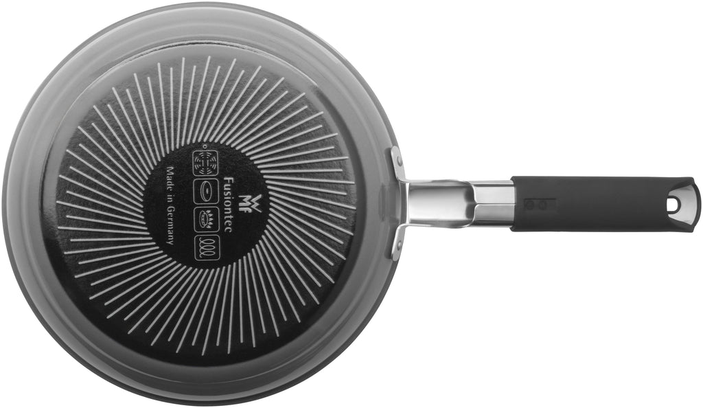 Stekepanne Fusiontec Mineral 28 cm platinum induksjon - WMF montert på kokeplate