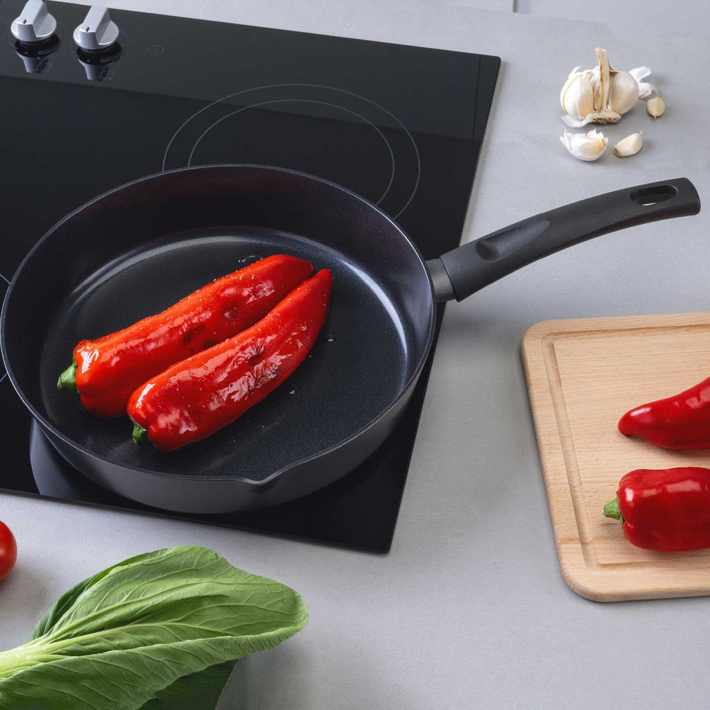 Stekepanne Highrise keramikk non-stick Ø28 cm fra Fackelmann bakside og håndtak