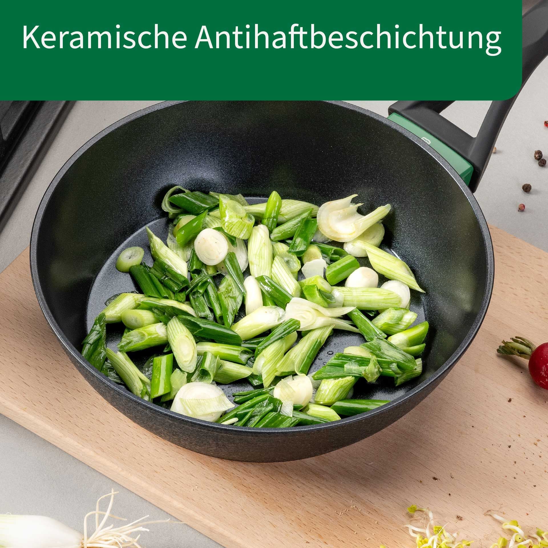 Oversiktsbilde av stekepanne keramisk non-stick Ø24 cm resirkulert aluminium med mat