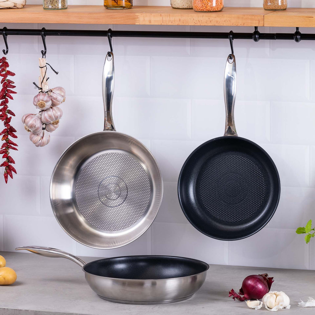 Stekepanne München rustfritt stål Ø28 cm non-stick nærbilde av non-stick overflate